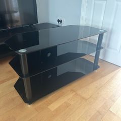 Free TV stand