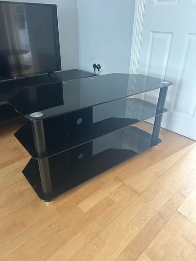 Free TV stand