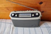 Roberts classic 928 radio silver R9928 works perfectly