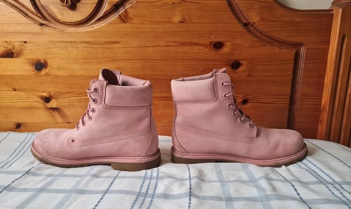 Timberland premium boots Size 7 eu 41 pink suade In excellent condition