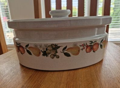 Wedgewood Quince Oval Casserole