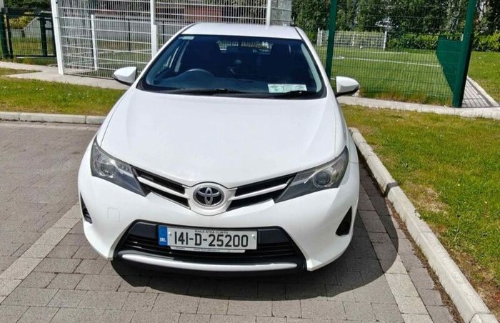 Toyota Auris 2014 two seater