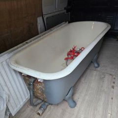 Vintage Cast Iron Clawfoot Bath  Original Feet