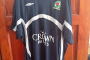 Blackburn Rovers umbro training too XXL