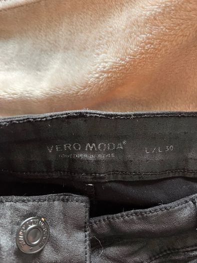 Vero Moda Black Coated Skinny Pants - Size L (UK 14-16)