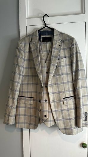 3 piece Mens Suit