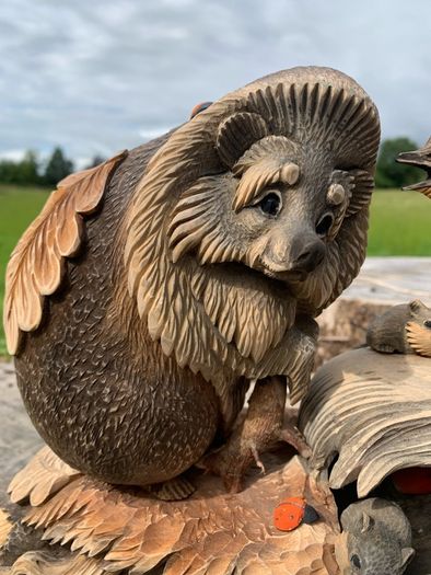 Adorable signed rustic tableau of hedgehog & sparrow having a chat, with hidey holes for tiny field mice. Hand carved, a special Christmas gift
