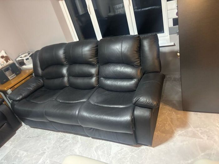 Black Leather 2&3 seater