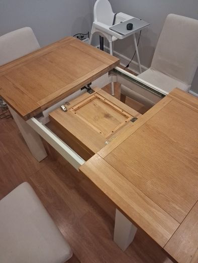Extendable kitchen table and 6 chairs
