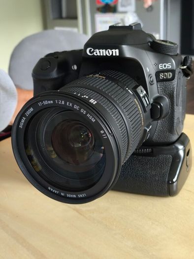 Canon 80D + grip