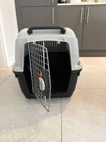 Pet carrier crate (Bracco Travel 4)