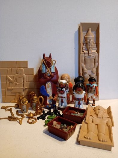 Playmobil Egyptian Pyramid 4240 Figures and Accessories Only 2008