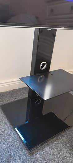 Smart TV 55" + TV Stand. Hitachi