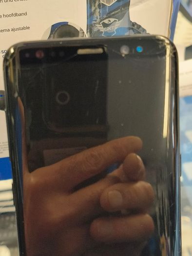 Samsung Galaxy S8 64GB Locked to Vodafone Network Black, Front and Back Has Cracks