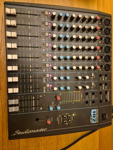 Studiomaster Club 2000 102 Hiz Plus sound mixer