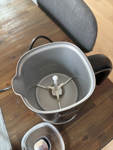 Delonghi Milk frother