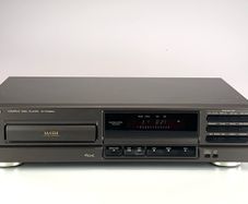 Technics SL-PG320A compact disc player
