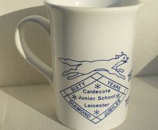 CALDECOTE JUNIOR SCHOOL (Leicester) - Diamond Jubilee 1930-1990 commemorative mug (pristine condition)
