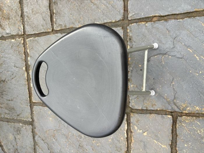 Portable foldable seat