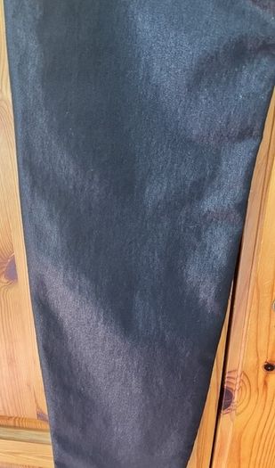 Faux Leather JET BLACK Ladies Slender Ankle Grazer Trousers.  H&M Size 12. Slight Stretch. Dressy With A Satin/sheen Finish. Immaculate Off The Rail Condition.