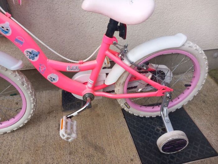 Kids LoL bike size 16 inch wheels