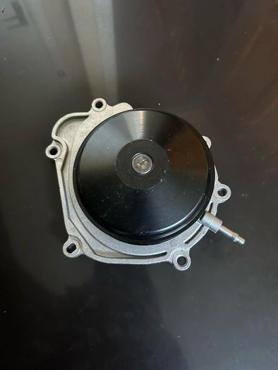 Water pump W218 W212 W204 sprinter 2,2 cdi