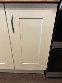 cream shaker kitchen doors