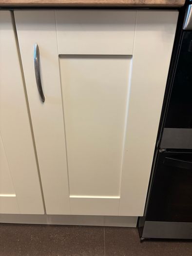 cream shaker kitchen doors