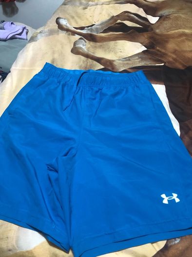 Mens under armour shorts size M