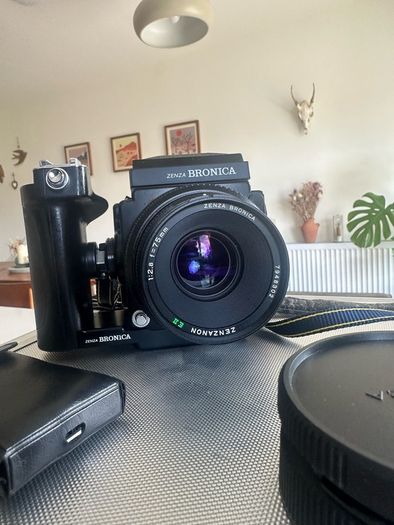 Bronica ETRS Medium Format Kit