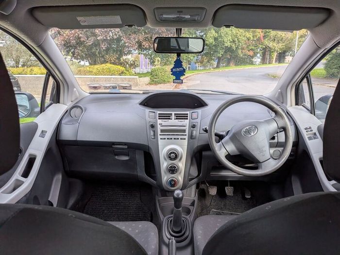 2009 Toyota Yaris  Ideal Mechanic / DIY Project