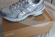 Asics Gel Trainers Brand New Size 5