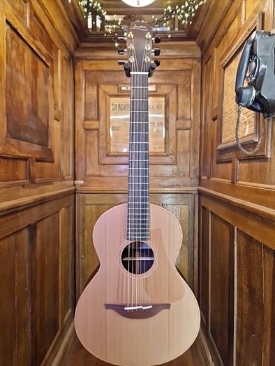 Lowden WL-25
