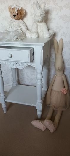 Country Corner Bedside Table