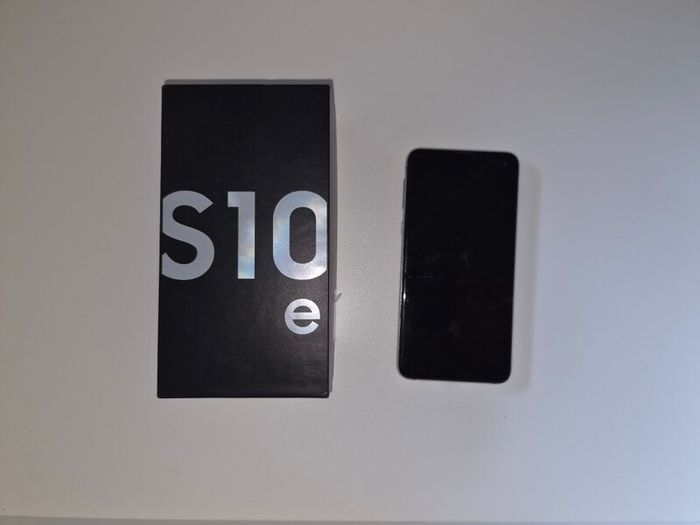 Samsung S10e
