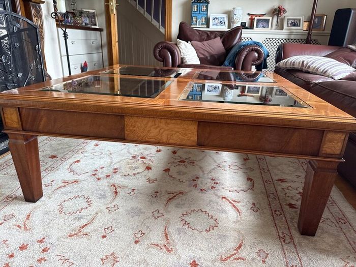 Mahogany Grandeur coffee table