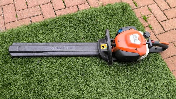husqvarna hedge cutters