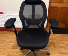 Ergonomic office chair