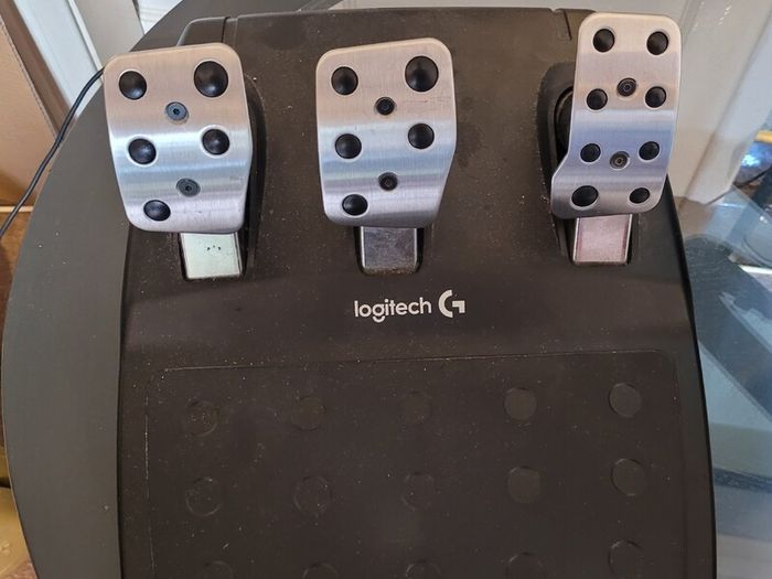 Logitech G920 Racing Wheel and Pedals