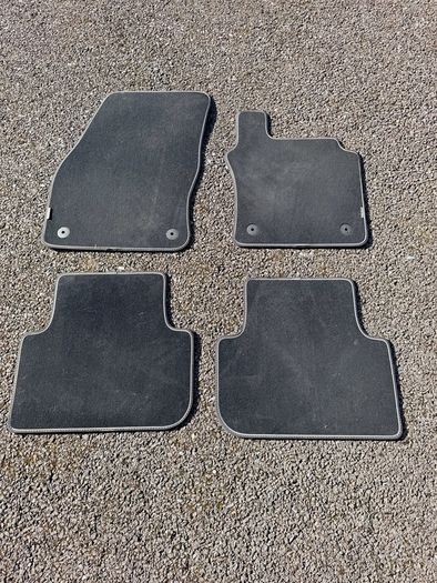 Original VW Tiguan Floor Mats - Carpet
