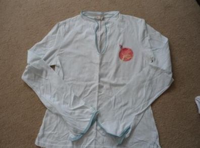 Cotton top with loose sleeves