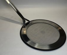 LE CREUSET Stainless Steel Splatter Guard, 20cm to 24cm