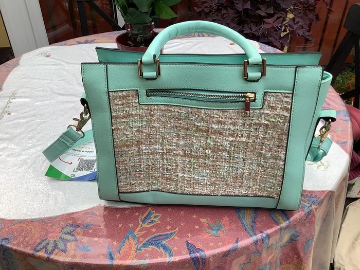 Lovely Hangbag