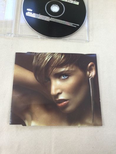 Dannii minogue put the needle on it promo cd Kylie