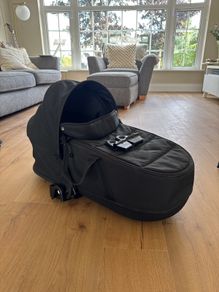 Yoyo Newborn Bassinet attachment with adapters (black)