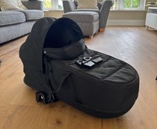 Yoyo Newborn Bassinet attachment with adapters (black)
