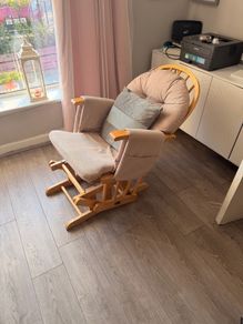 nusery chair