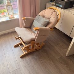 nusery chair