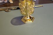 Votive stand