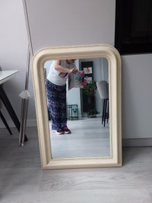 cream mirror
